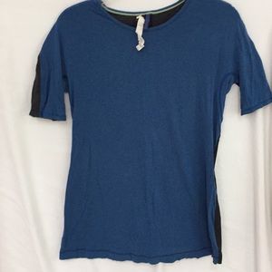Lululemon T-Shirt